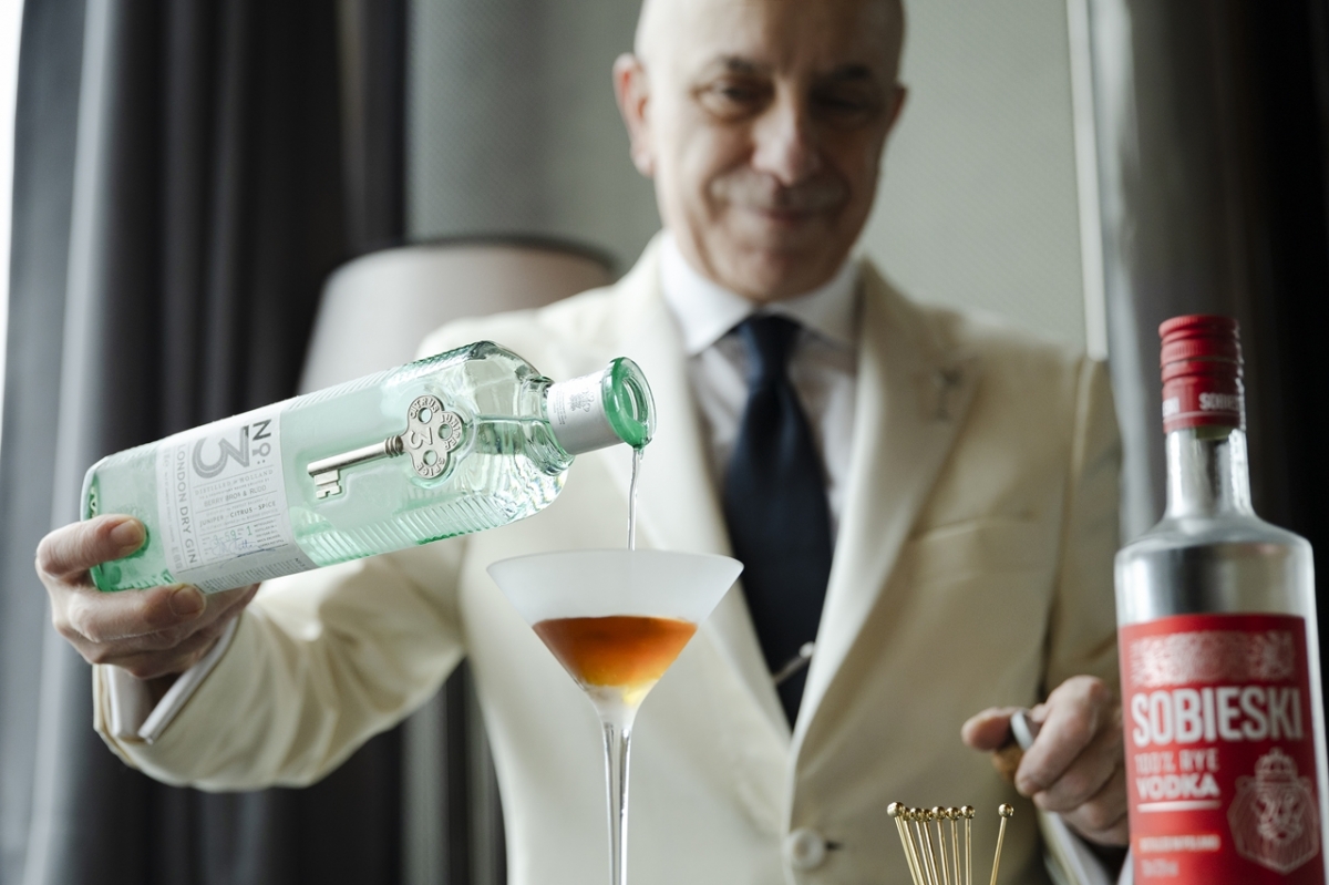 DUKES BAR: <br>50 years in the hospitality industry <br>Martini masters teach the art of the martini!<br> - Part 2 - <br>