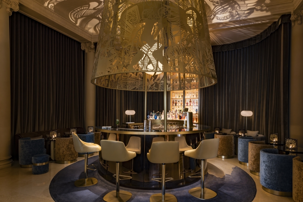 Ritz Bar: No shakes, no frills, just one ingredient. New Century French-Style Bartending! -Part 2-