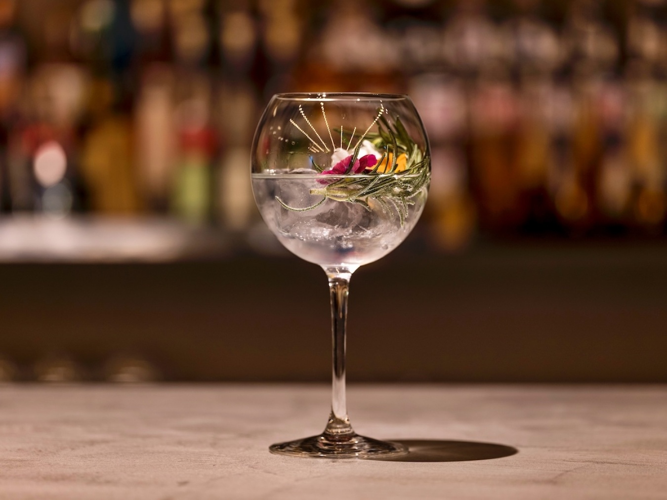 ジンラバーにはすでにおなじみ、アレンピックのシグネチャー「HACHIBAN GIN 」。