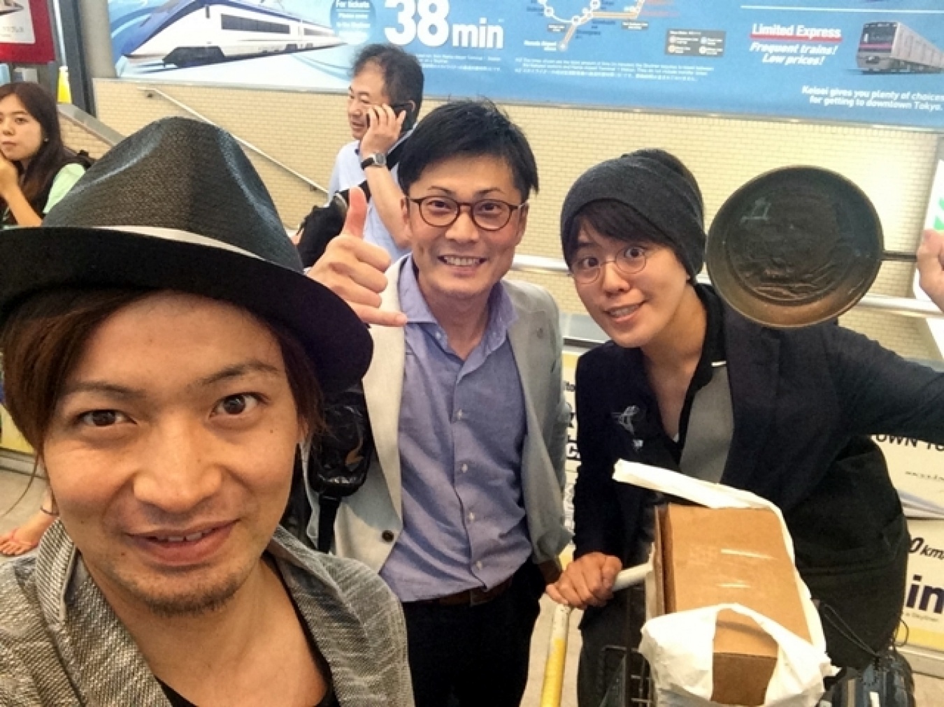 左より、鹿山さん、本坊酒造の田中さん、Bar Ben Fiddichスタッフの松沢さん。