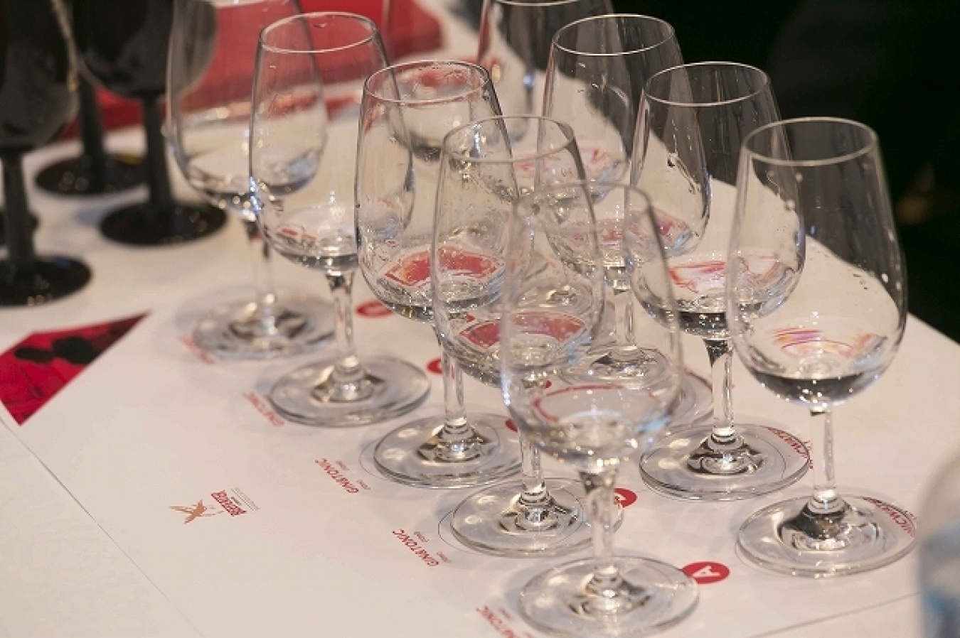 「Blind Tonic Tasting（トニックウォーターの飲み比べ）」。