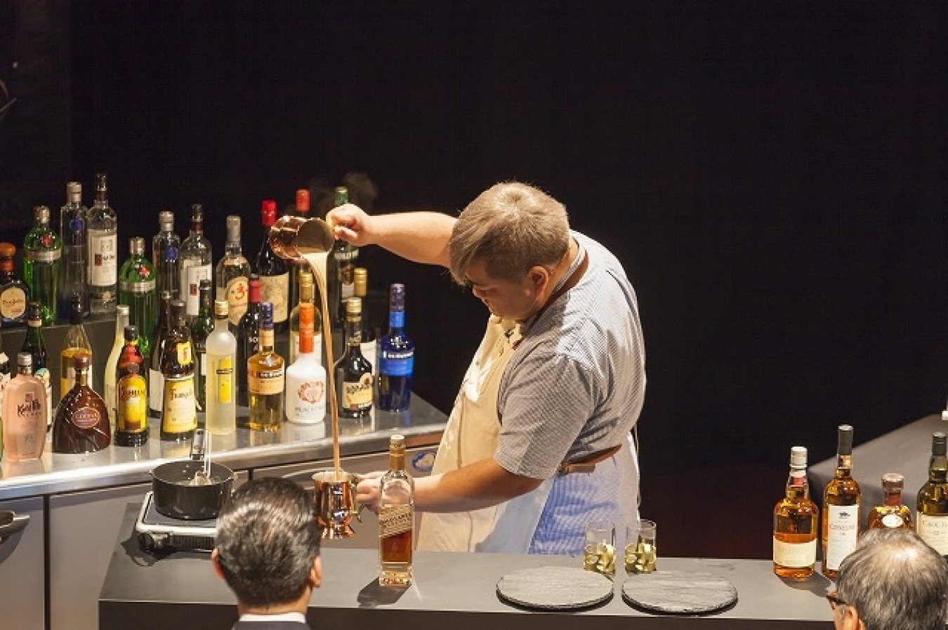 Original Cocktail Challenge優勝の久保俊之さん。