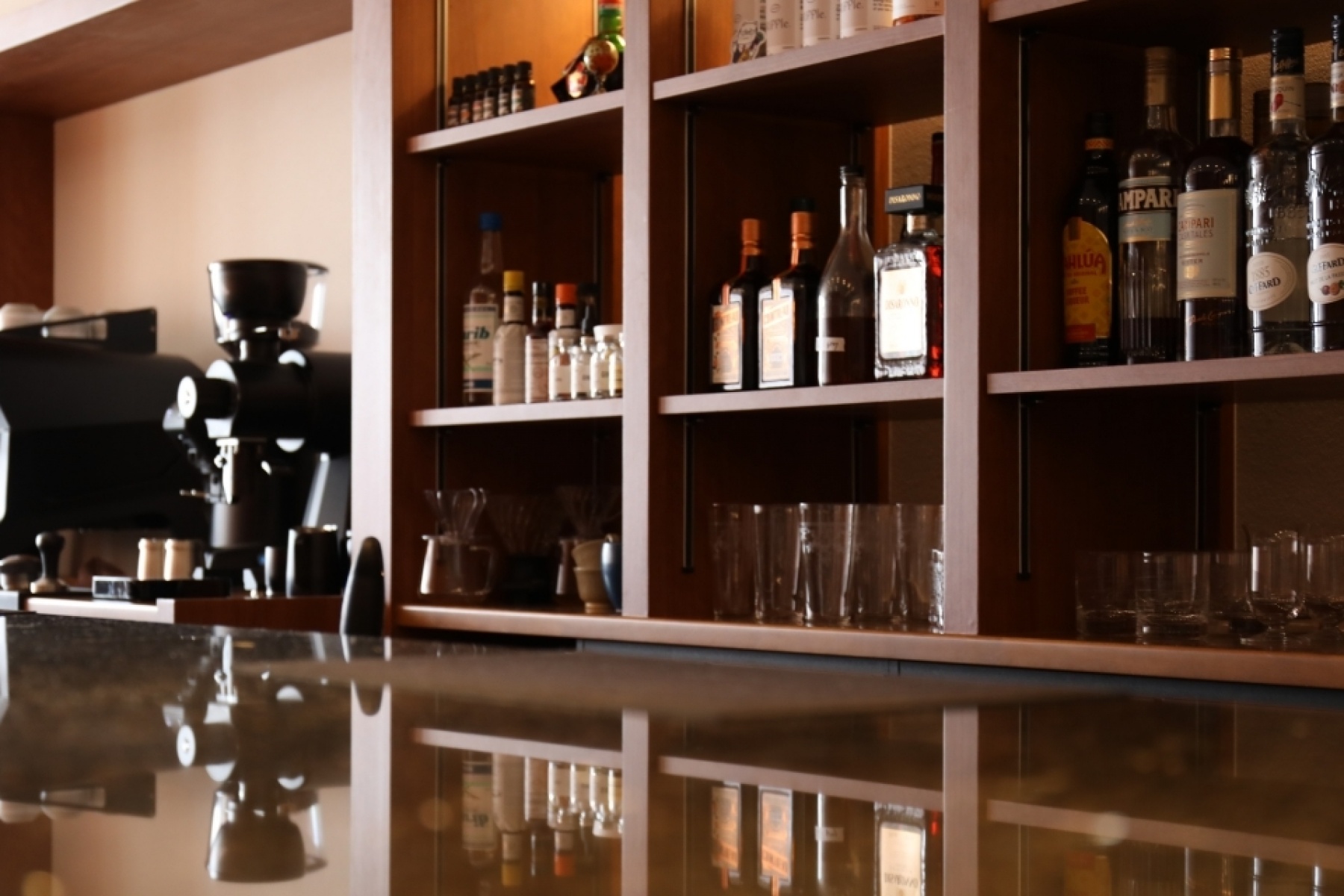 ＜どりぷら会員のお店 オープンしました＞
コーヒーとカクテルの架け橋に！
「Ripple.」/ 田中知輝さん