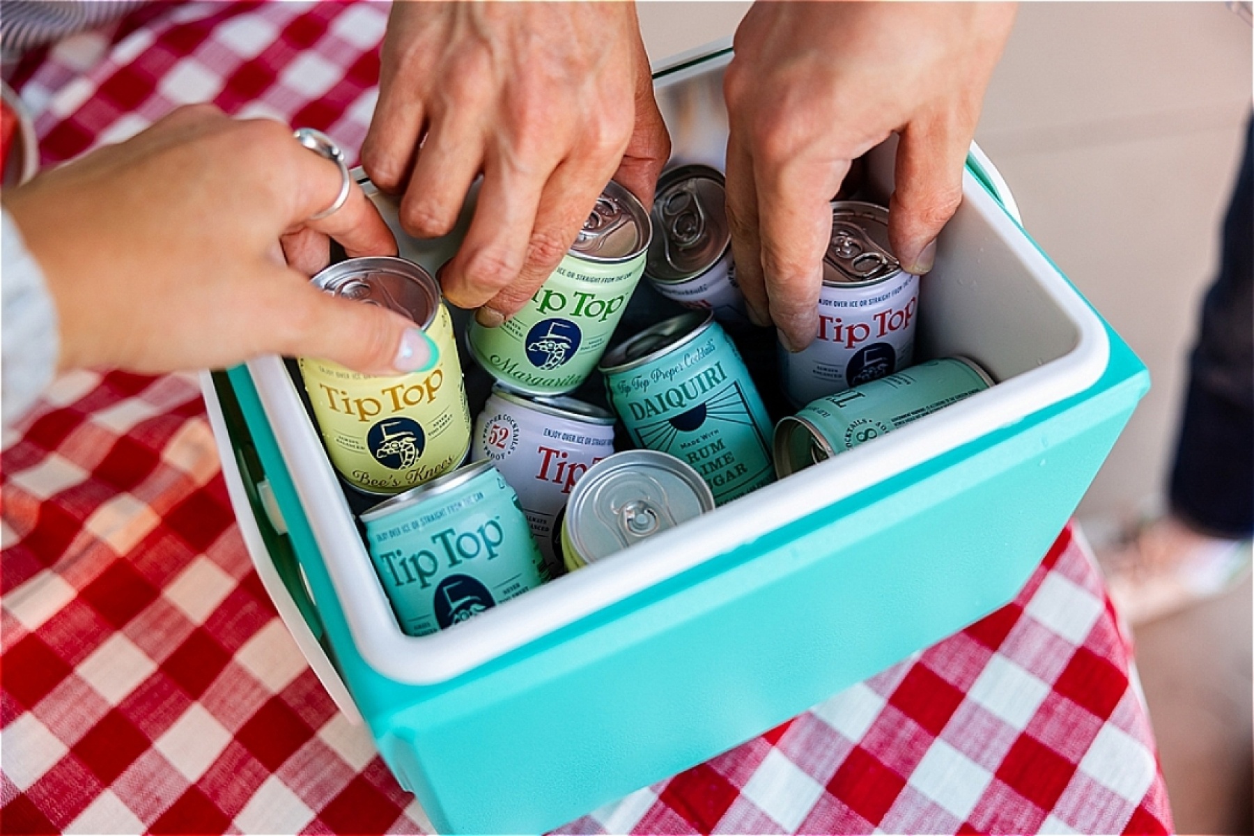 After hard seltzer, 'canned cocktails'! 
Report on the 'canned cocktail' frontline in the US. 