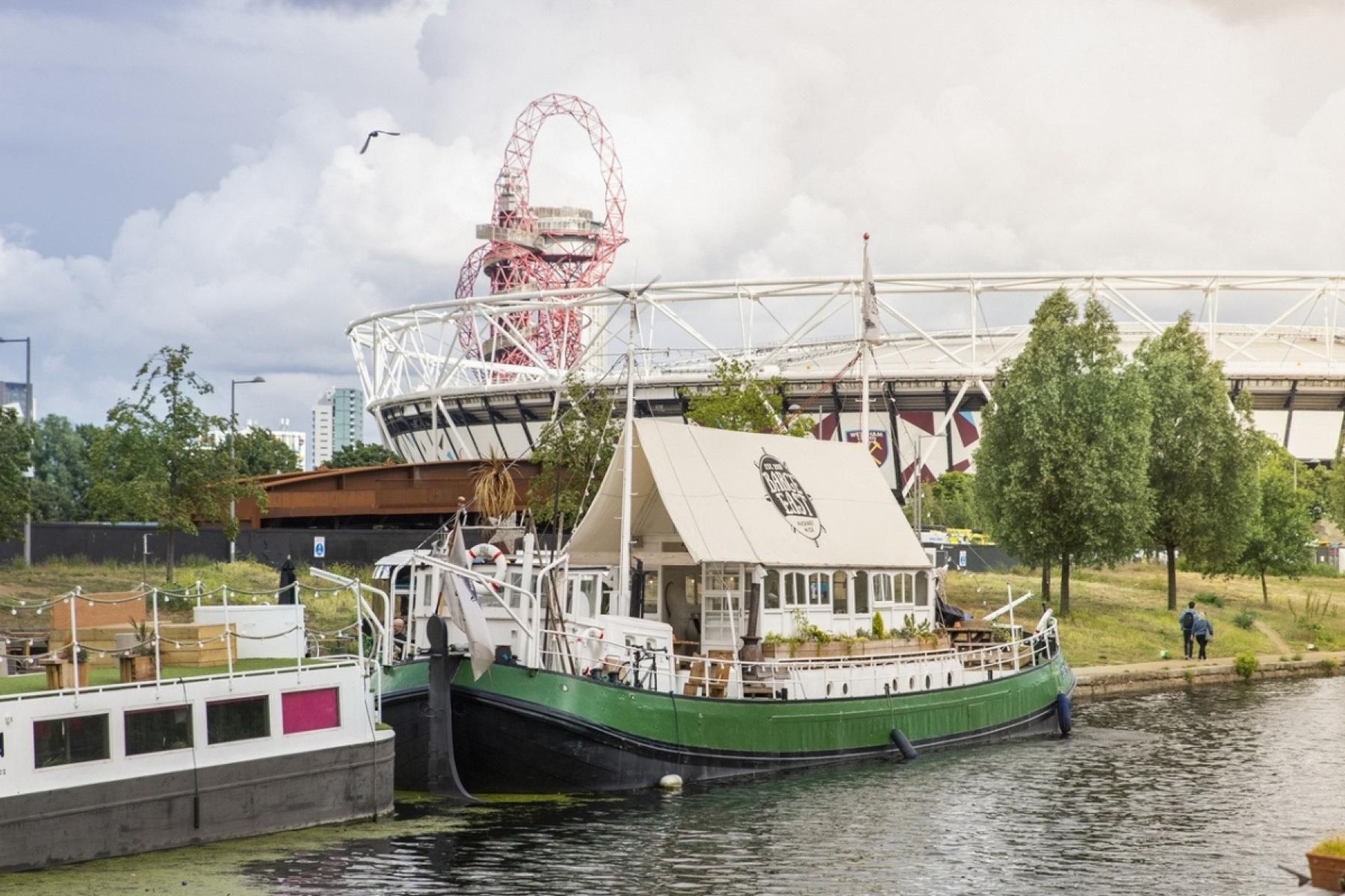 London's Floating Restaurant & Bar <br>What's Their Low-Waste Approach!? <br>
