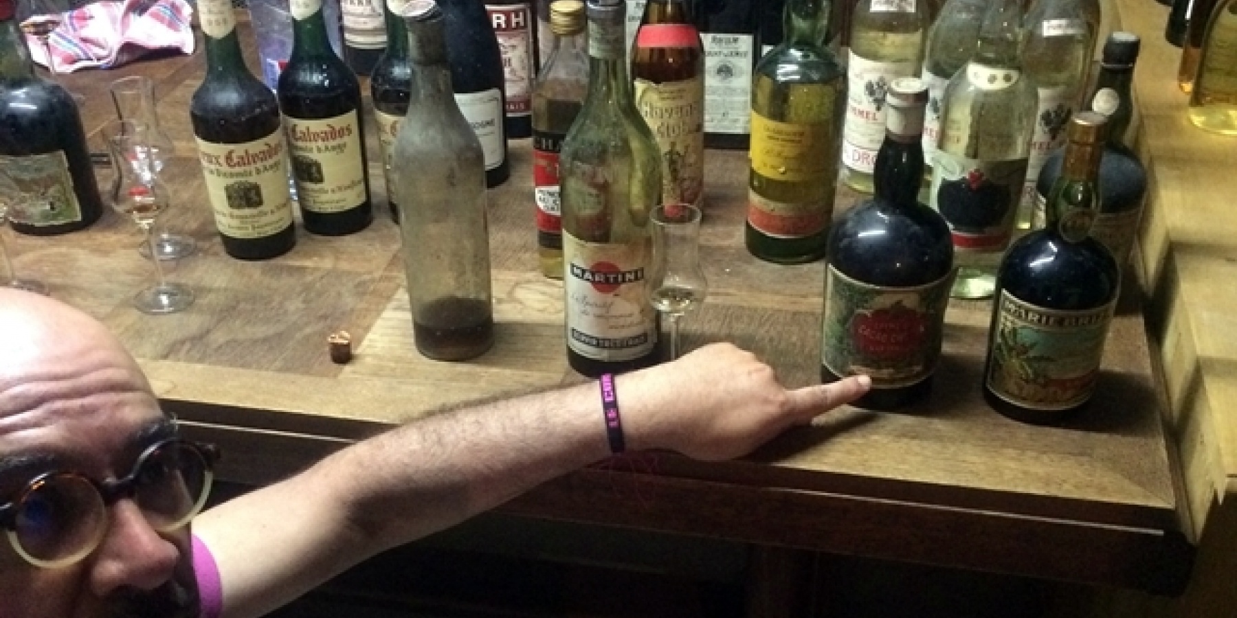 【スペシャルレポート】
薬草酒マニアのバーテンダー鹿山博康氏、
アブサンの故郷、スイス・フランスをゆく。