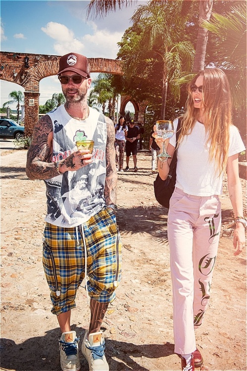 MAROON5」のアダムがプロデュース、 ピンクのテキーラ「CALIROSA