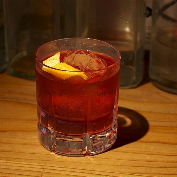Non-alcoholic Negroni with Japanese Medicinal Plants