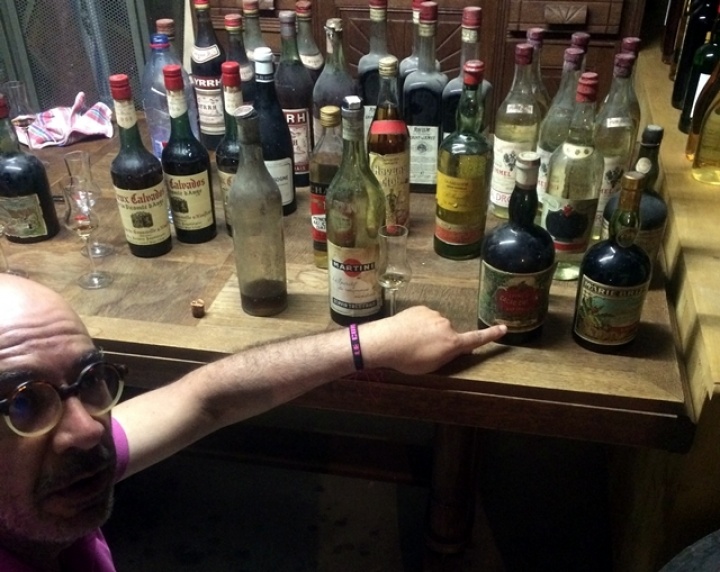 <span>【スペシャルレポート】
薬草酒マニアのバーテンダー鹿山博康氏、
アブサンの故郷、スイス・フランスをゆく。</span>vol.3 希少なオールドボトルを求めて！
＜フランス・リモージュ編＞
