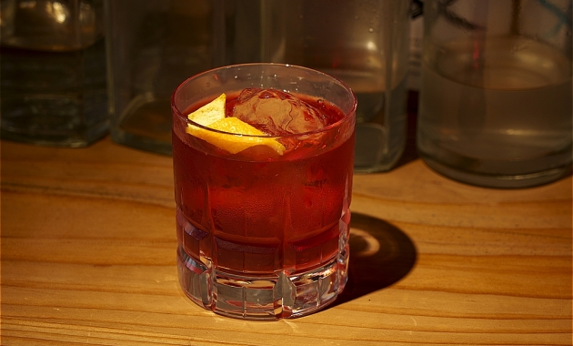 Non-alcoholic Negroni with Japanese Medicinal Plants